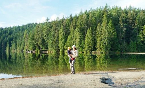 16-very-short-toddler-friendly-hiking-trails-near-vancouver-in-love